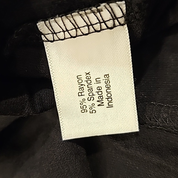 Adorable LBD with Ruffle Sleeves - Picture 5 of 6